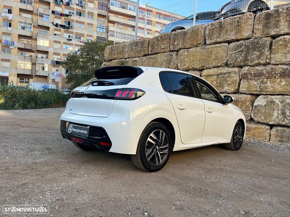 Peugeot 208 - 15