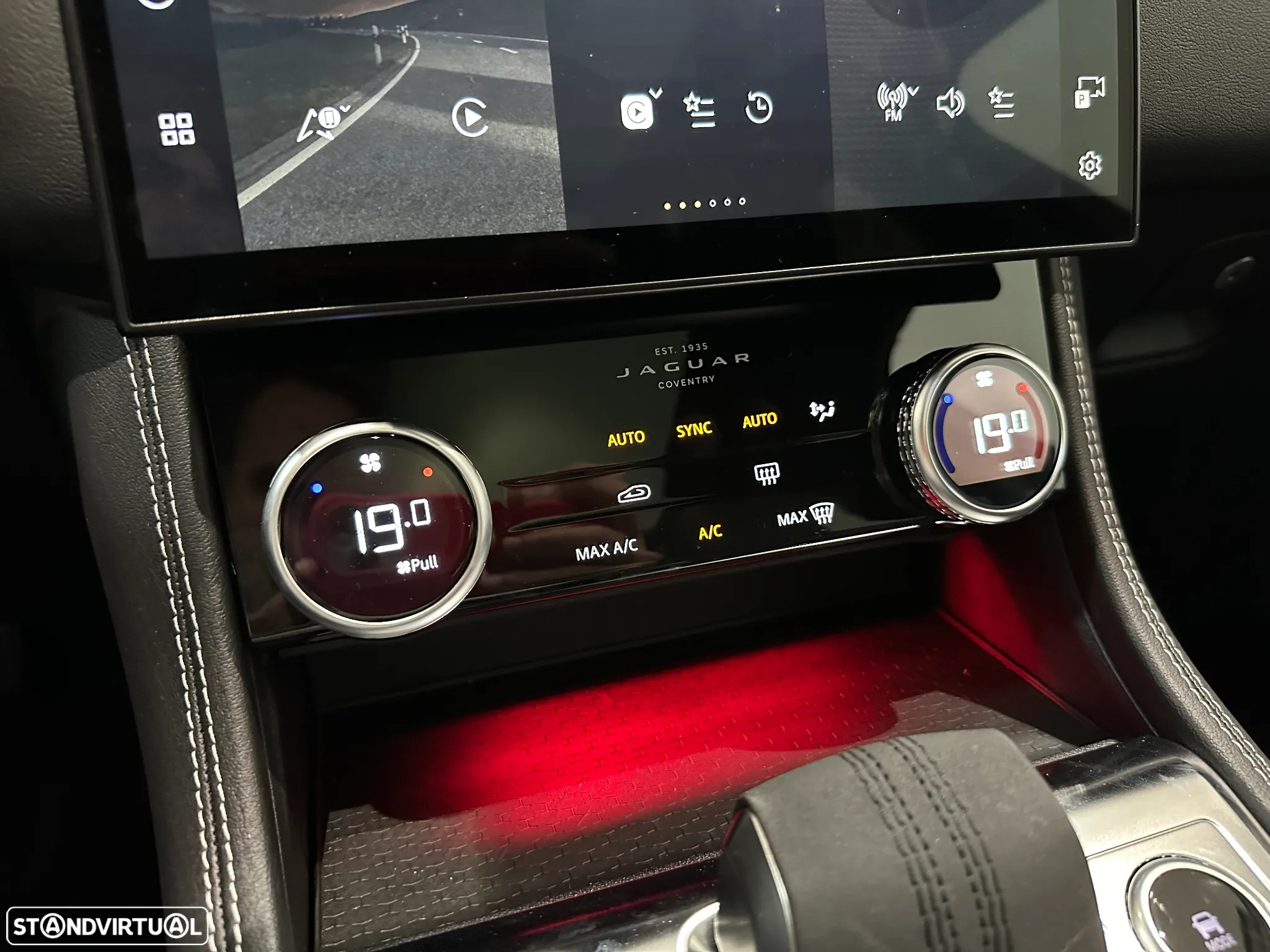 Jaguar F-Pace 2.0 P400e AWD R-Dynamic S - 17