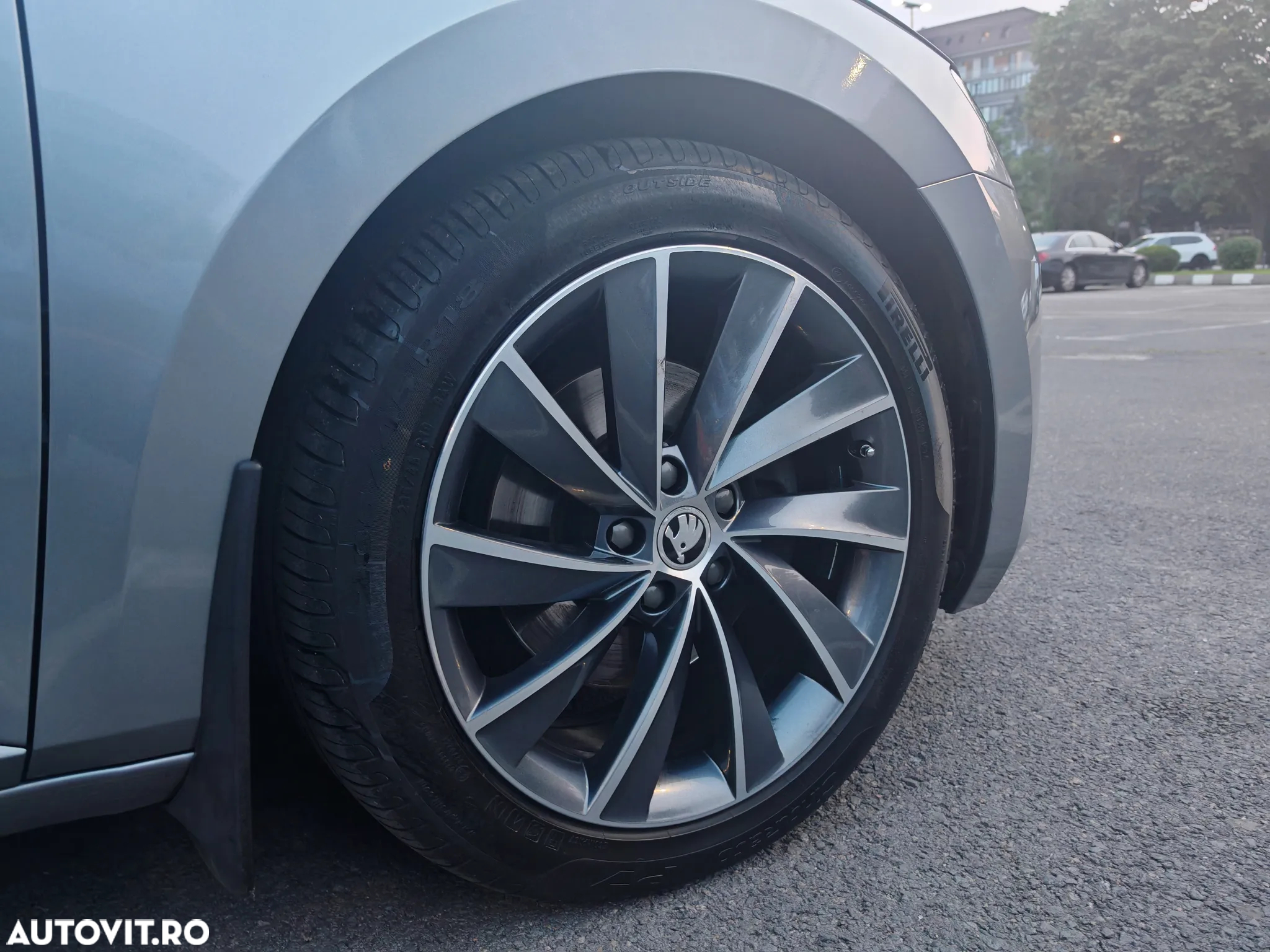 Skoda Superb 2.0 TDI DSG Laurin & Klement - 6