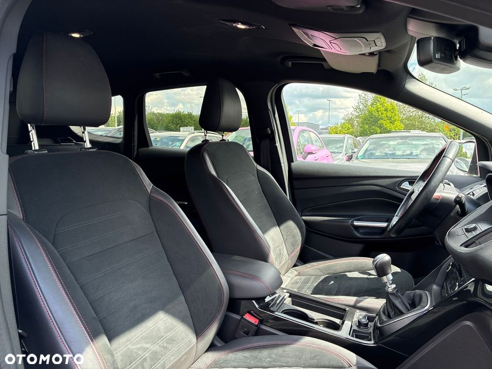 Ford Kuga 1.5 EcoBoost 2x4 Titanium - 8