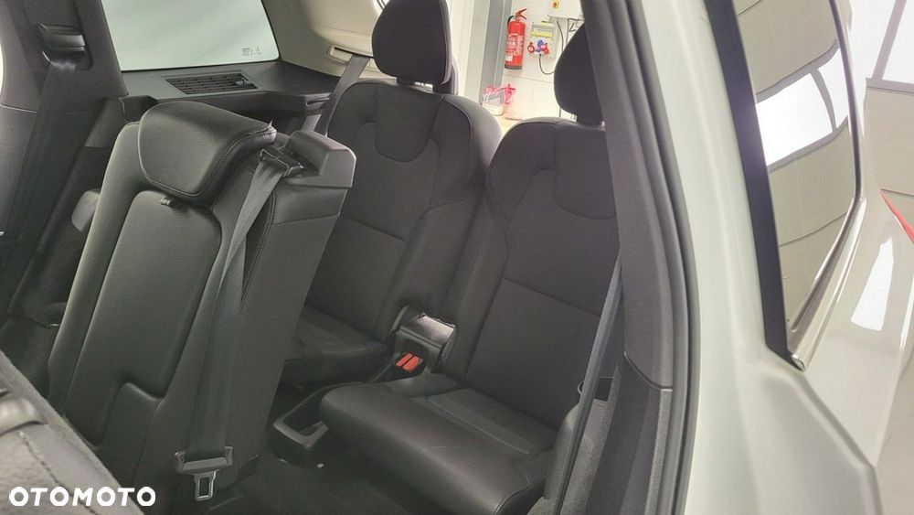 Volvo XC 90 - 25