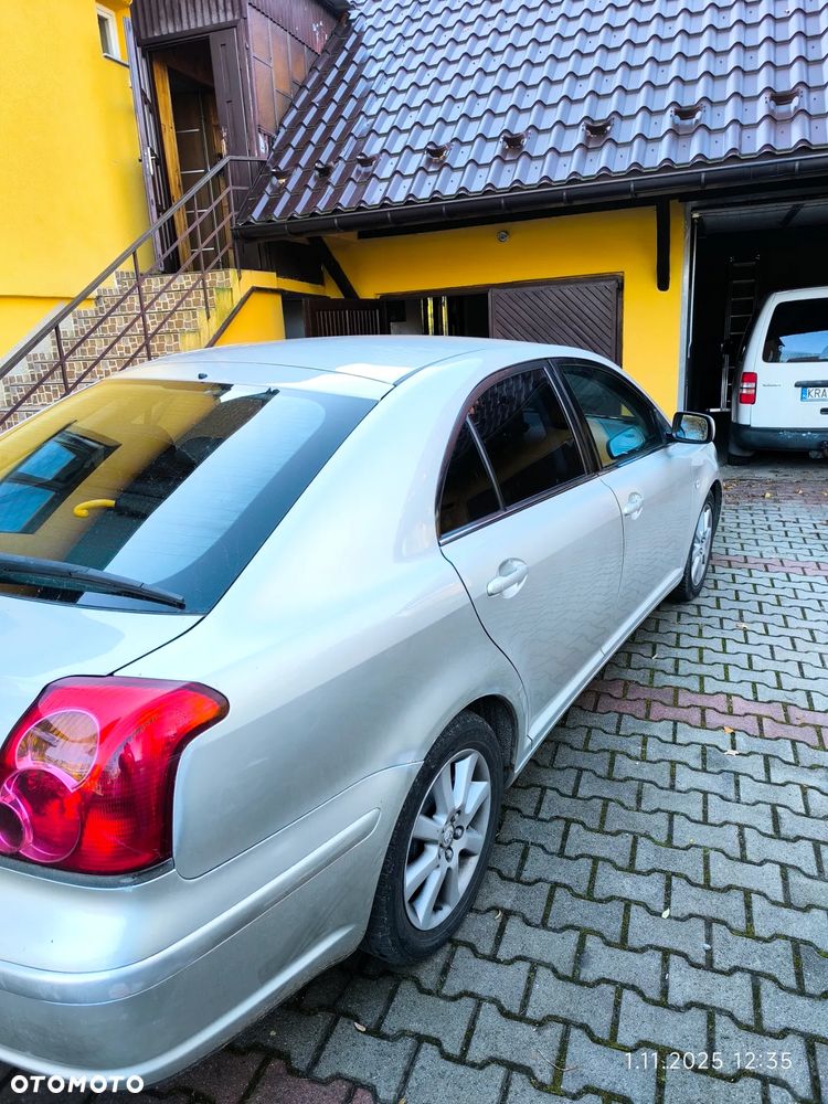 Toyota Avensis 1.8 VVT-i Sol - 4