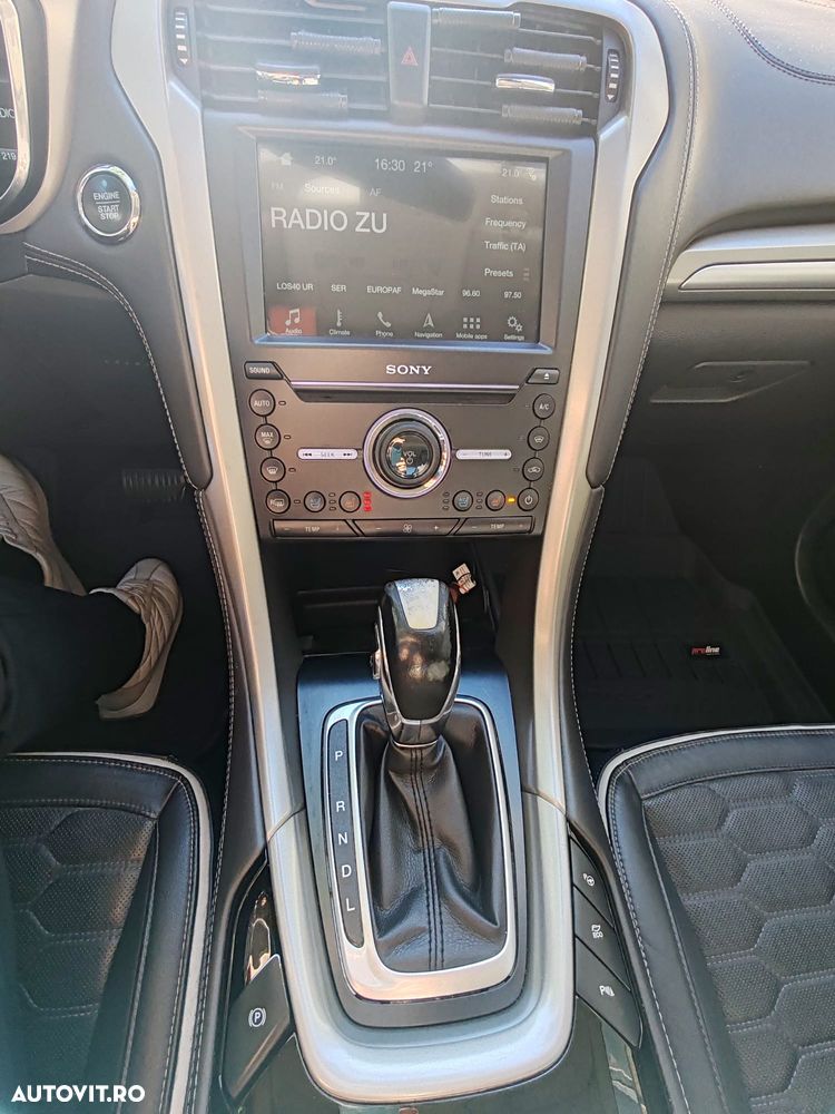 Ford Mondeo 2.0 HEV Vignale - 11