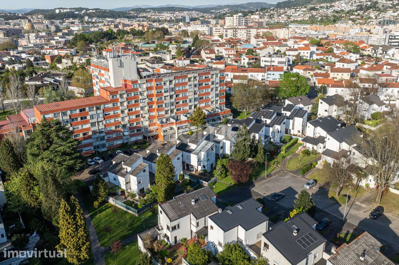 Moradia T4 em Banda em São José de São Lázaro, Braga - Grande imagem: 4/34
