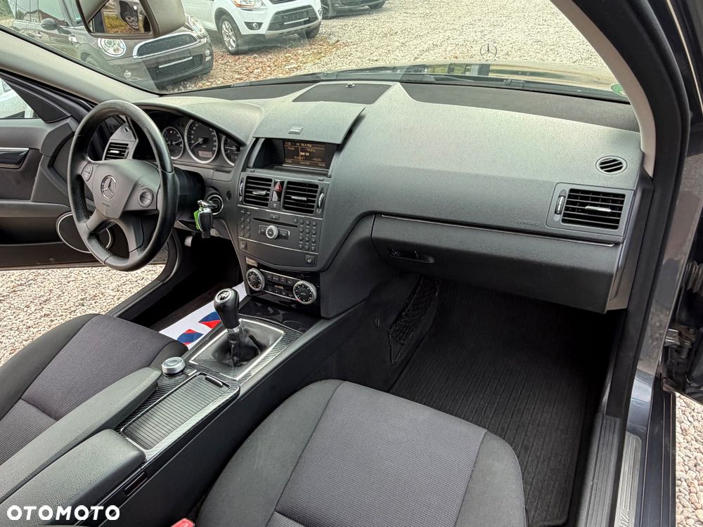 Mercedes-Benz Klasa C 180 Kompressor BlueEFFICIENCY Special Edition - 21