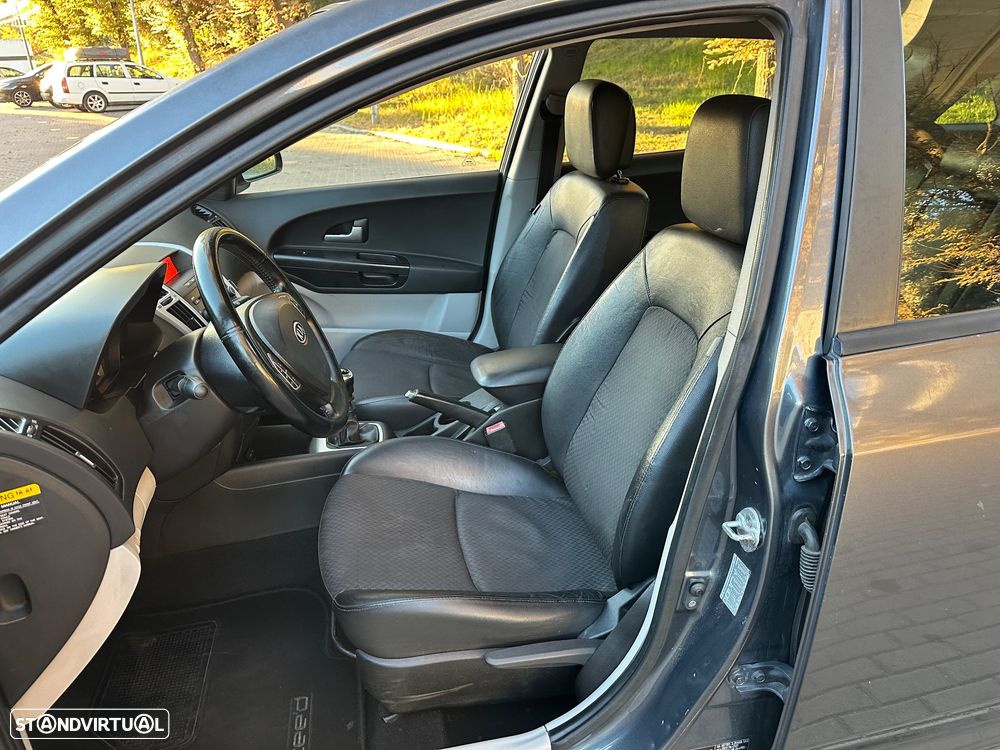 Kia Ceed SW 1.6 CRDi TX - 11