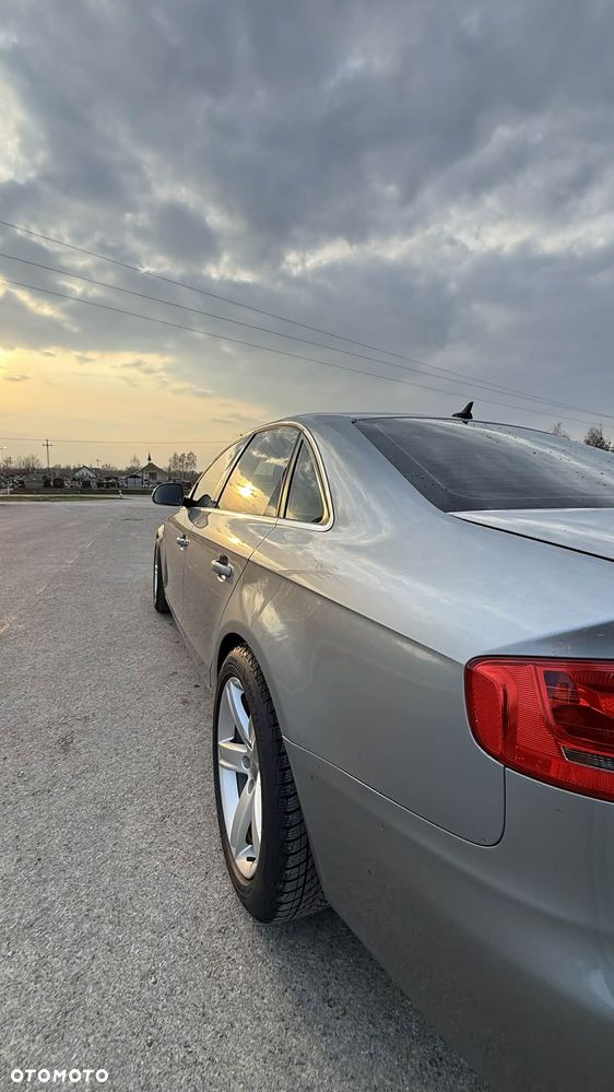 Audi A4 Limousine - 8