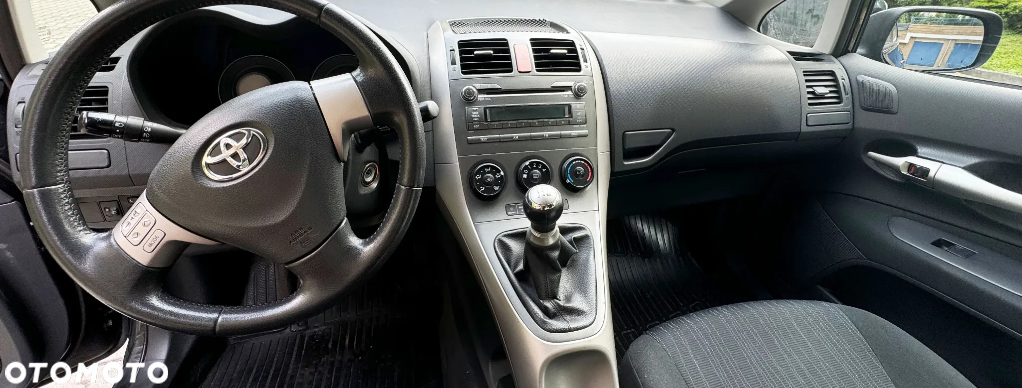 Toyota Auris - 10