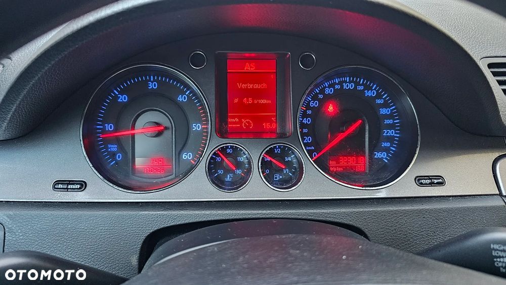 Volkswagen Passat 2.0 TDI Comfortline - 32