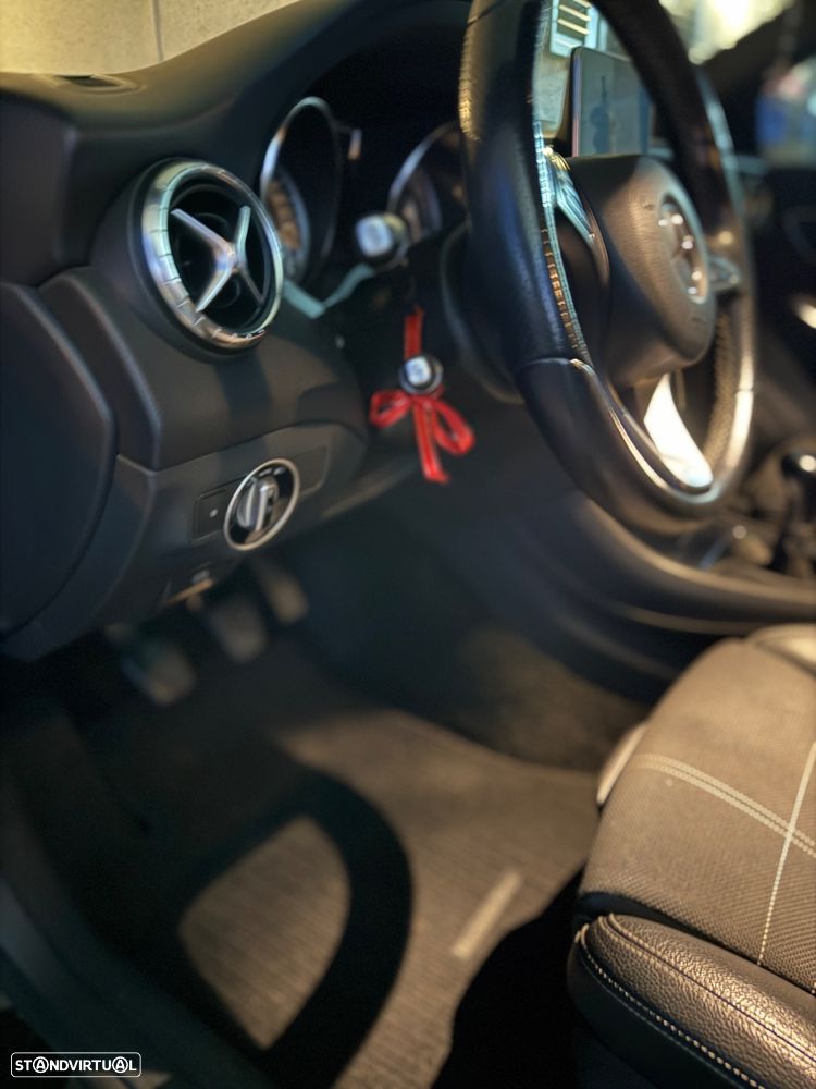 Mercedes-Benz CLA 200 (CDI) d Urban - 2