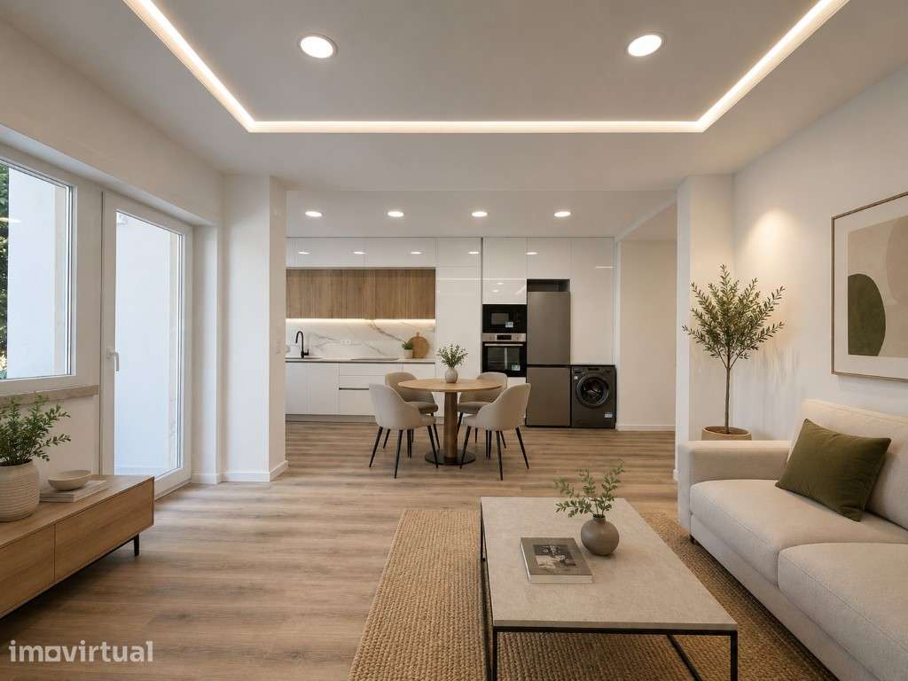 Fantástico T2 com 95m2 Remodelado com arrecadação no centro da Cost... - Grande imagem: 2/31