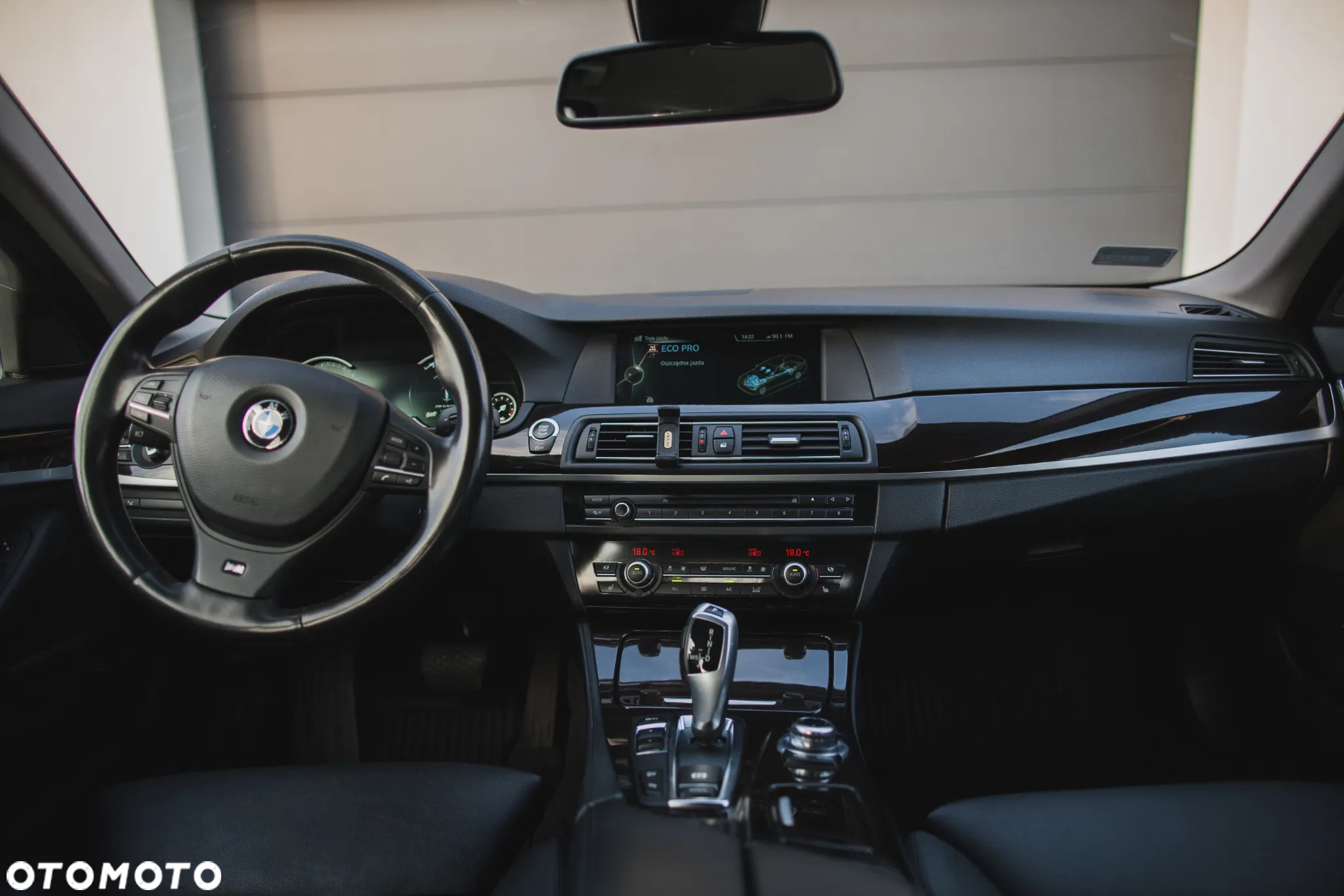BMW Seria 5 530d xDrive - 14
