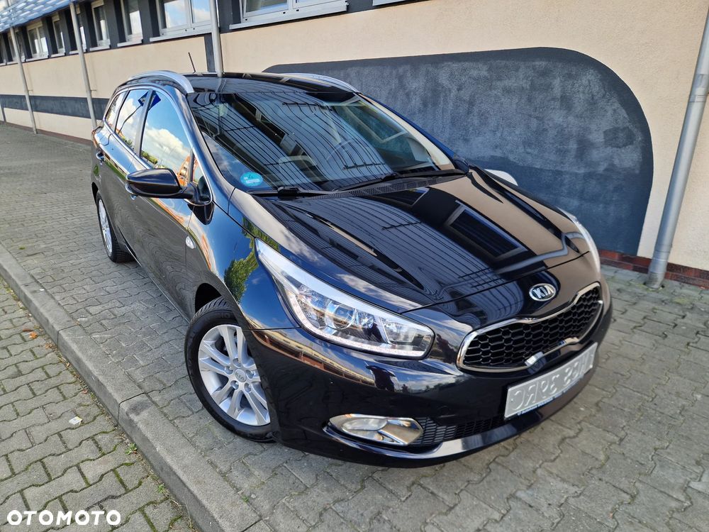 Kia Ceed 1.6 CRDi 128 Dream Team Edition - 24
