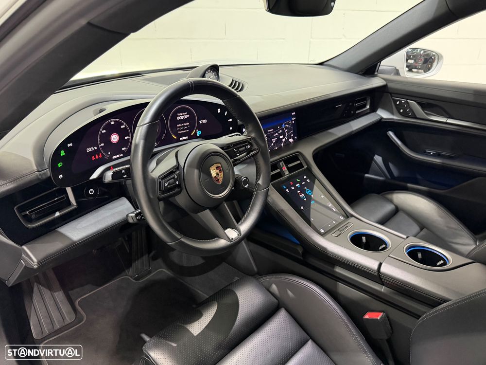 Porsche Taycan Sport Turismo - 28
