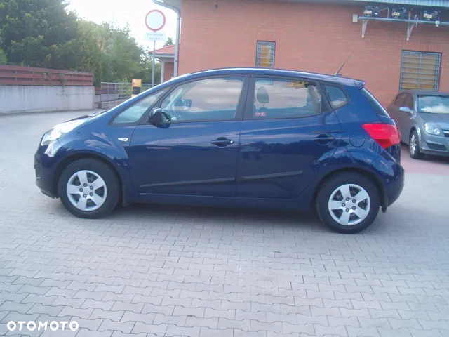 Kia Venga - 15