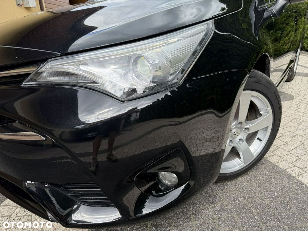 Toyota Avensis - 10