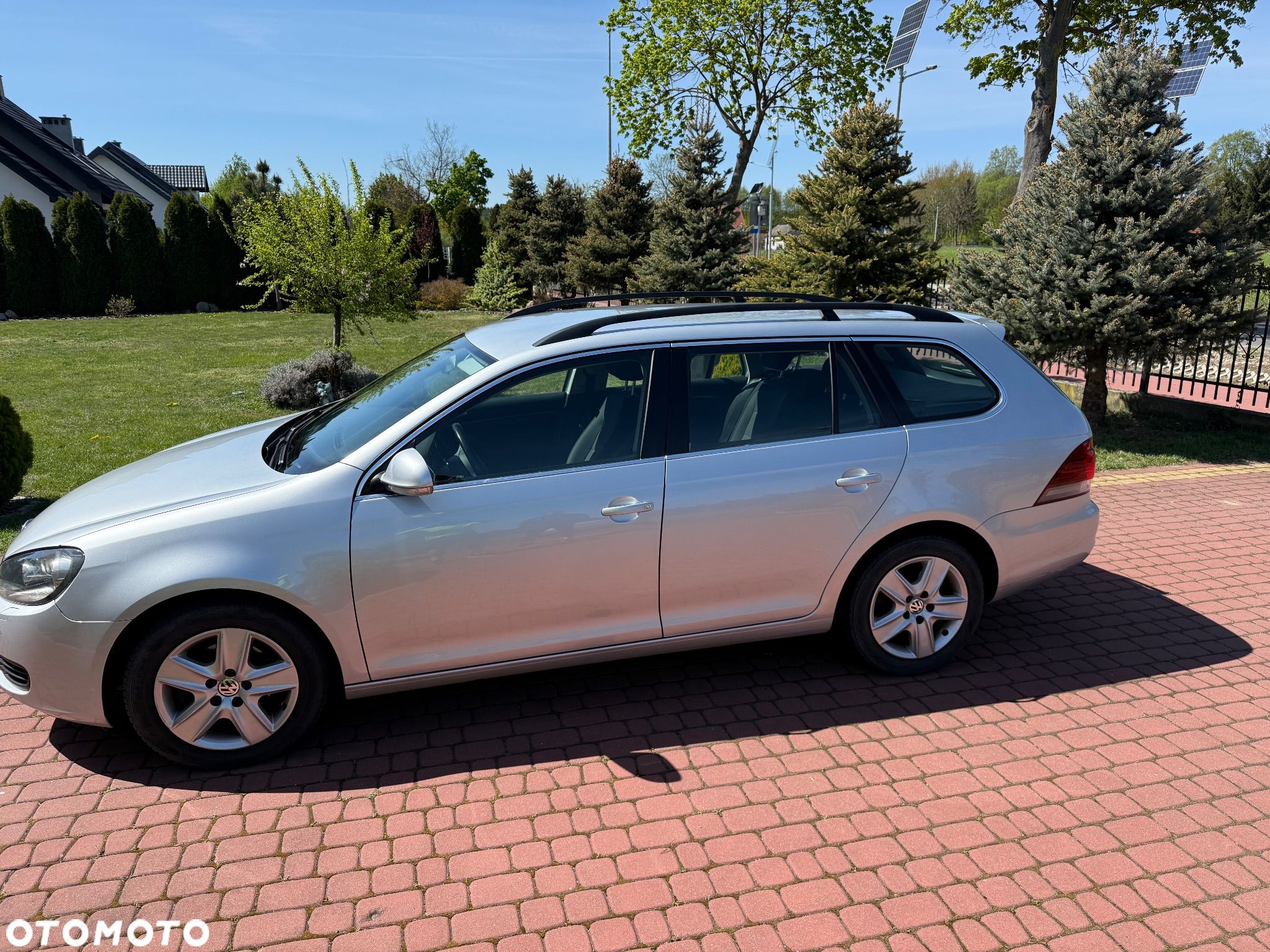 Volkswagen Golf - 1