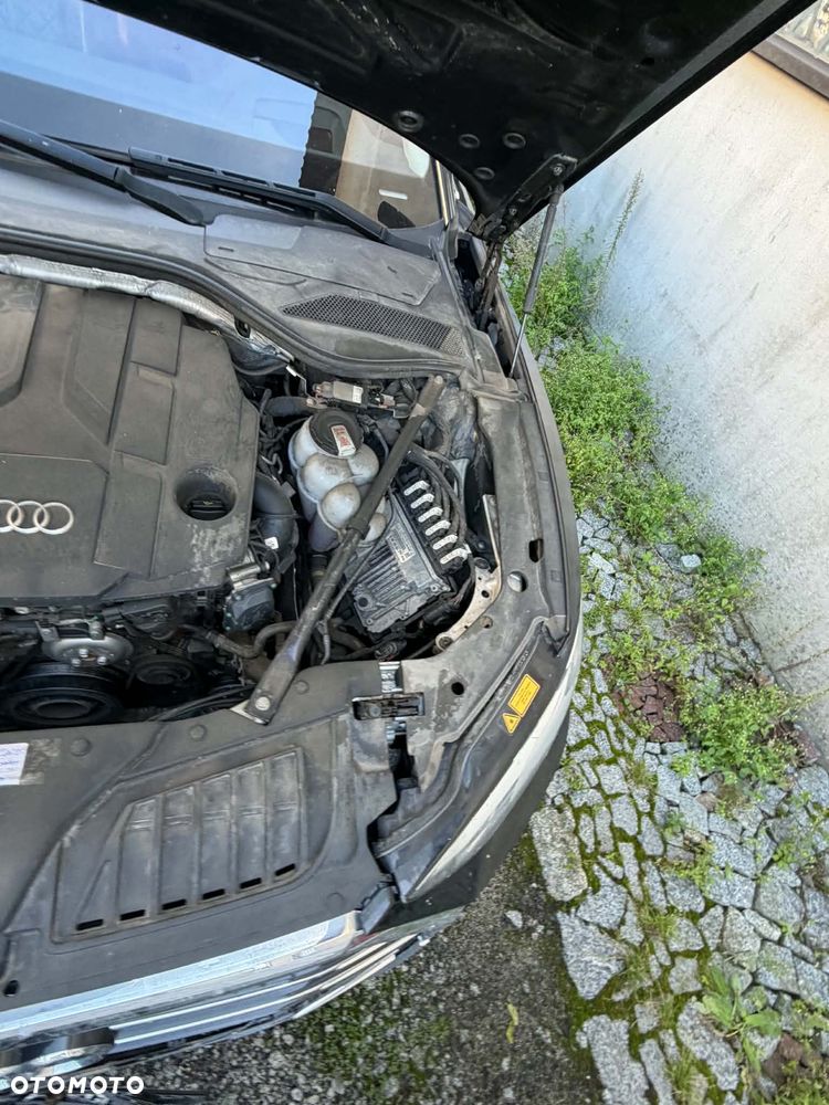 Audi A8 - 6
