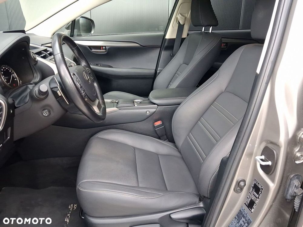 Lexus NX 300 F Impression AWD - 10