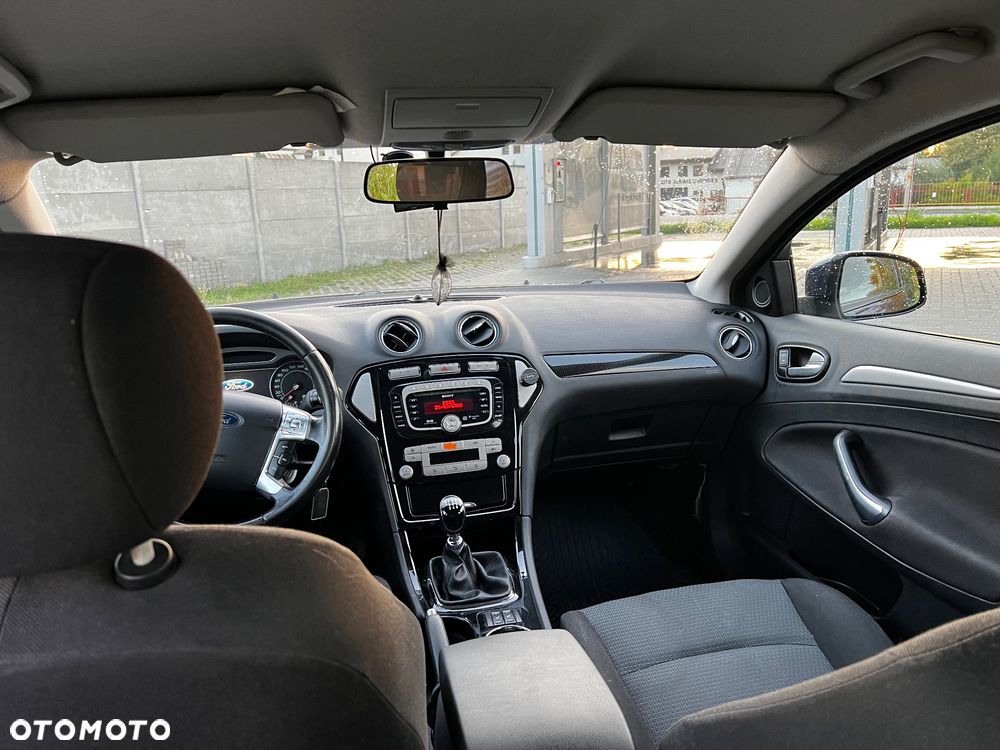 Ford Mondeo 2.0 TDCi Ambiente - 24