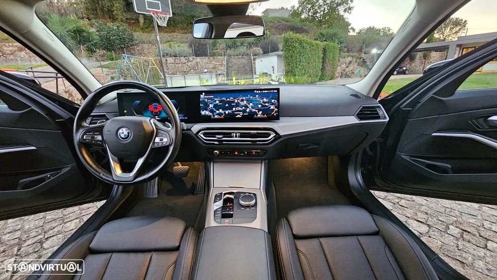BMW 330 e Touring Line Sport Auto - 2