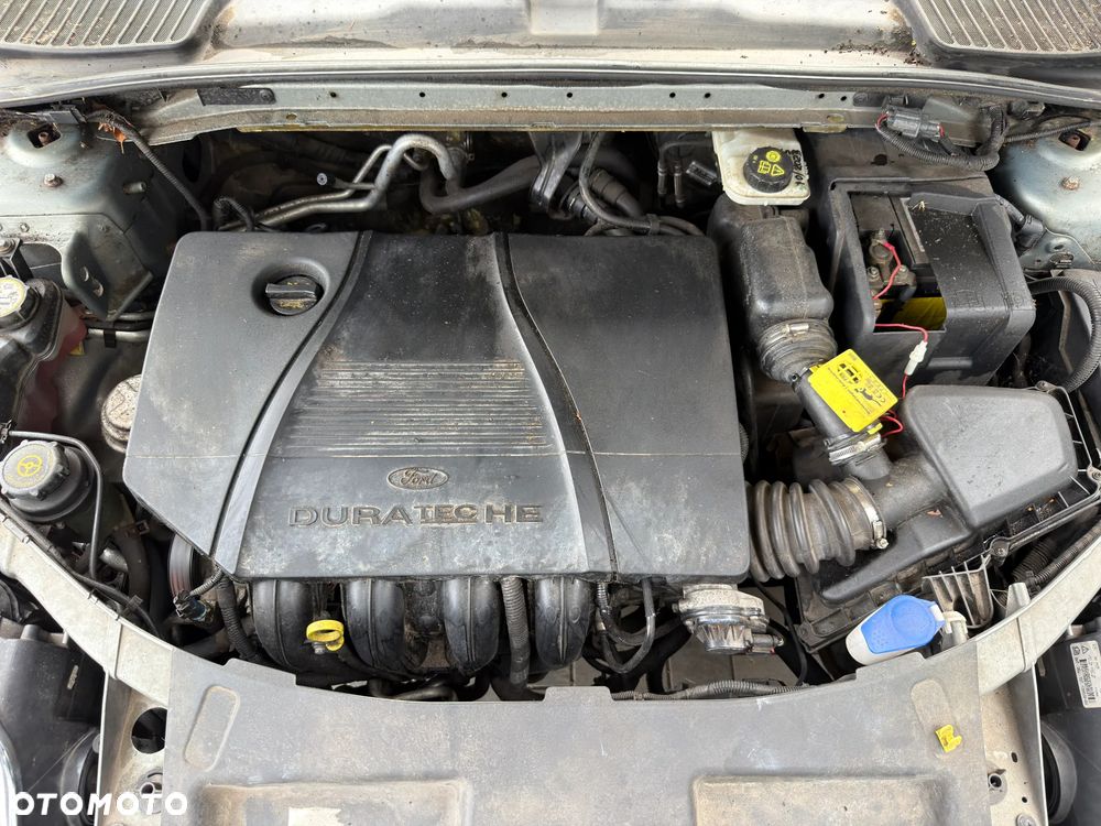 Ford Mondeo 2.0 Ghia - 33