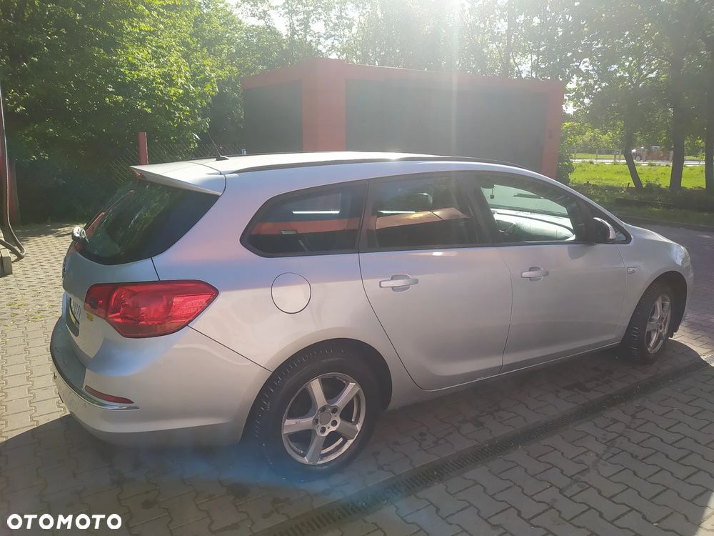 Opel Astra 1.4 Turbo - 2