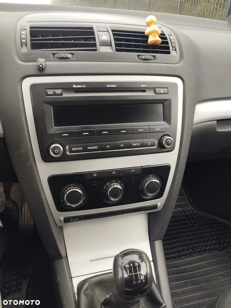 Skoda Octavia 2.0 TDI DPF Ambiente - 8