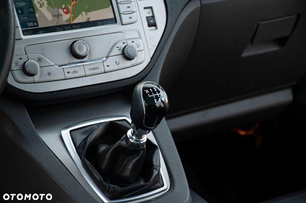 Ford Kuga 2.0 TDCi 4x4 Titanium - 29