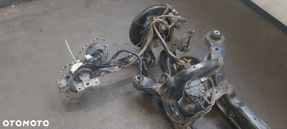 KOMPLETNE ZAWIESZENIE BELKA SANKI TYŁ HAMULCE AMORTYZATORY VOLVO S60 II - 5