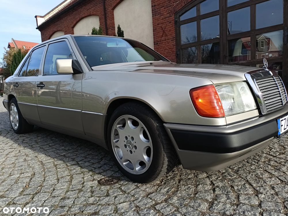 Mercedes-Benz W124 (1984-1993) - 30