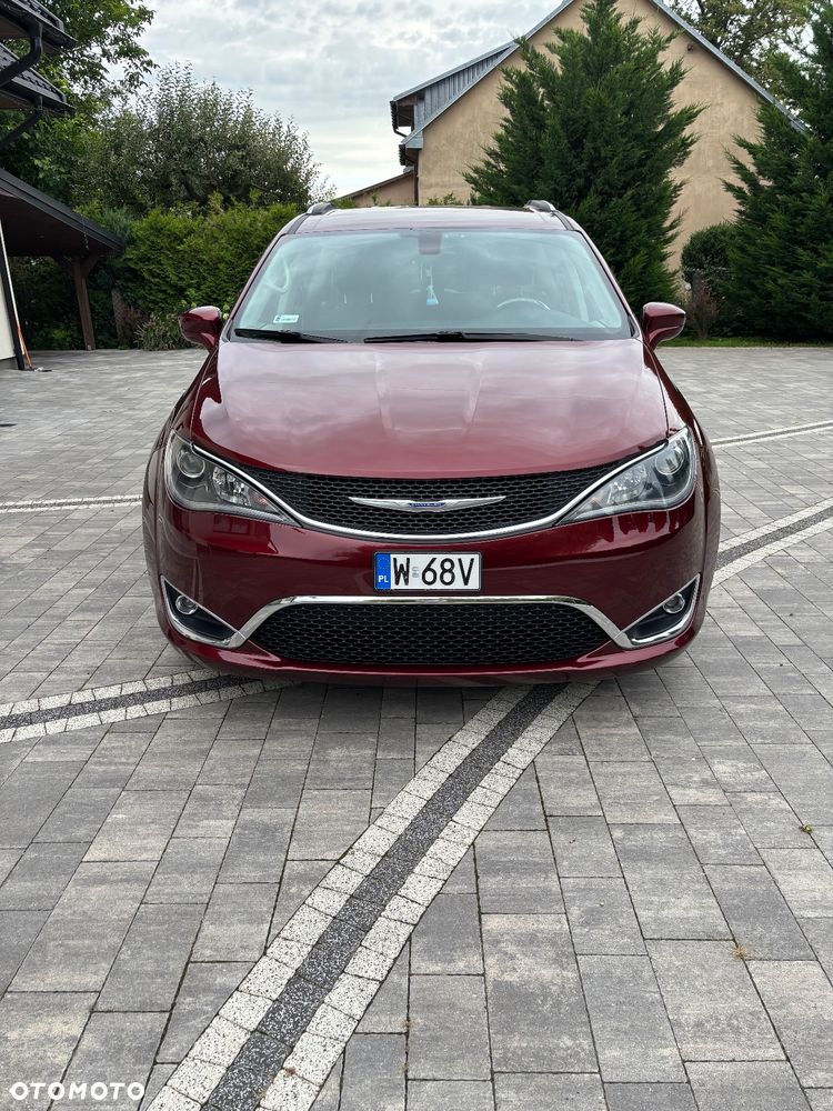 Chrysler Pacifica - 11