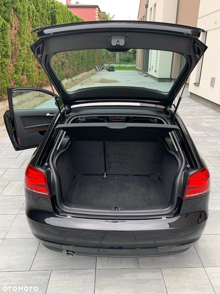 Audi A3 3-drzwiowe 1.6 TDI DPF Attraction - 14