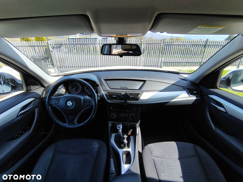 BMW X1 sDrive18i - 12