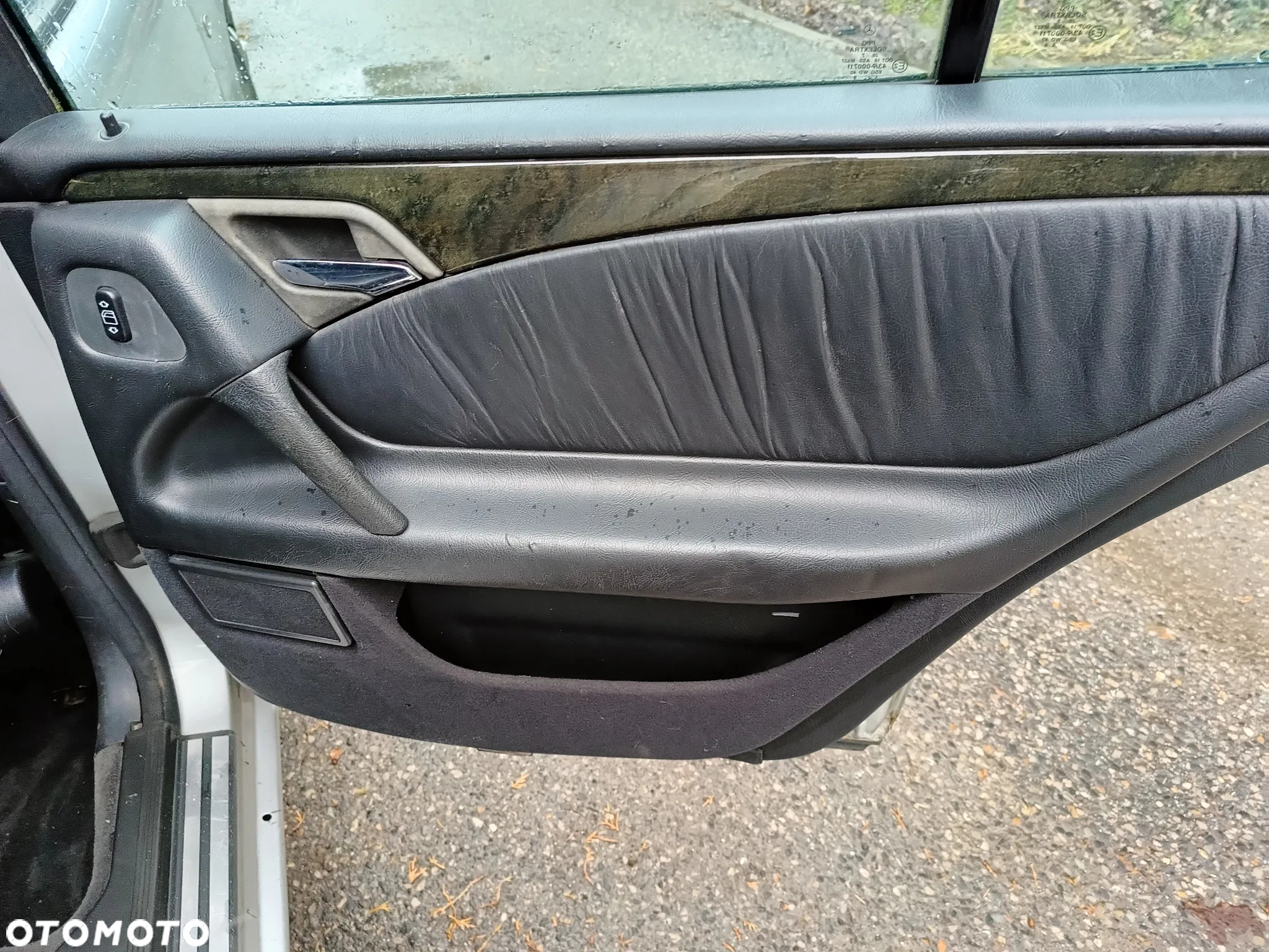 Mercedes-Benz Klasa E 250 TD Elegance - 25