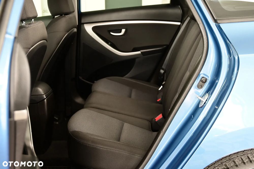 Hyundai i30 blue 1.6 CRDi Trend - 20