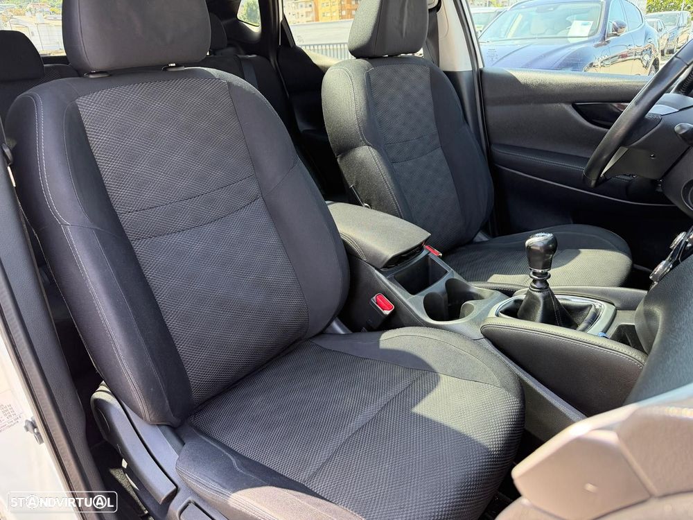 Nissan Qashqai 1.5 dCi N-Connecta 18 - 17