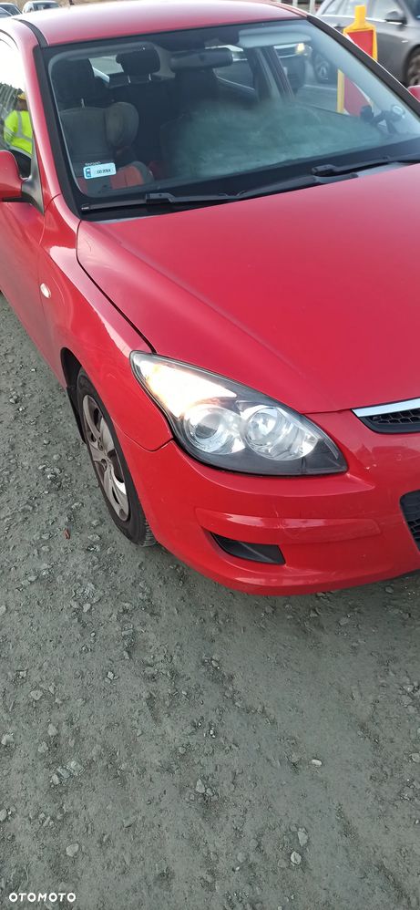 Hyundai i30 1.4 Base + - 20