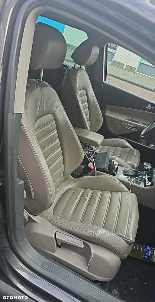 Volkswagen Passat - 4