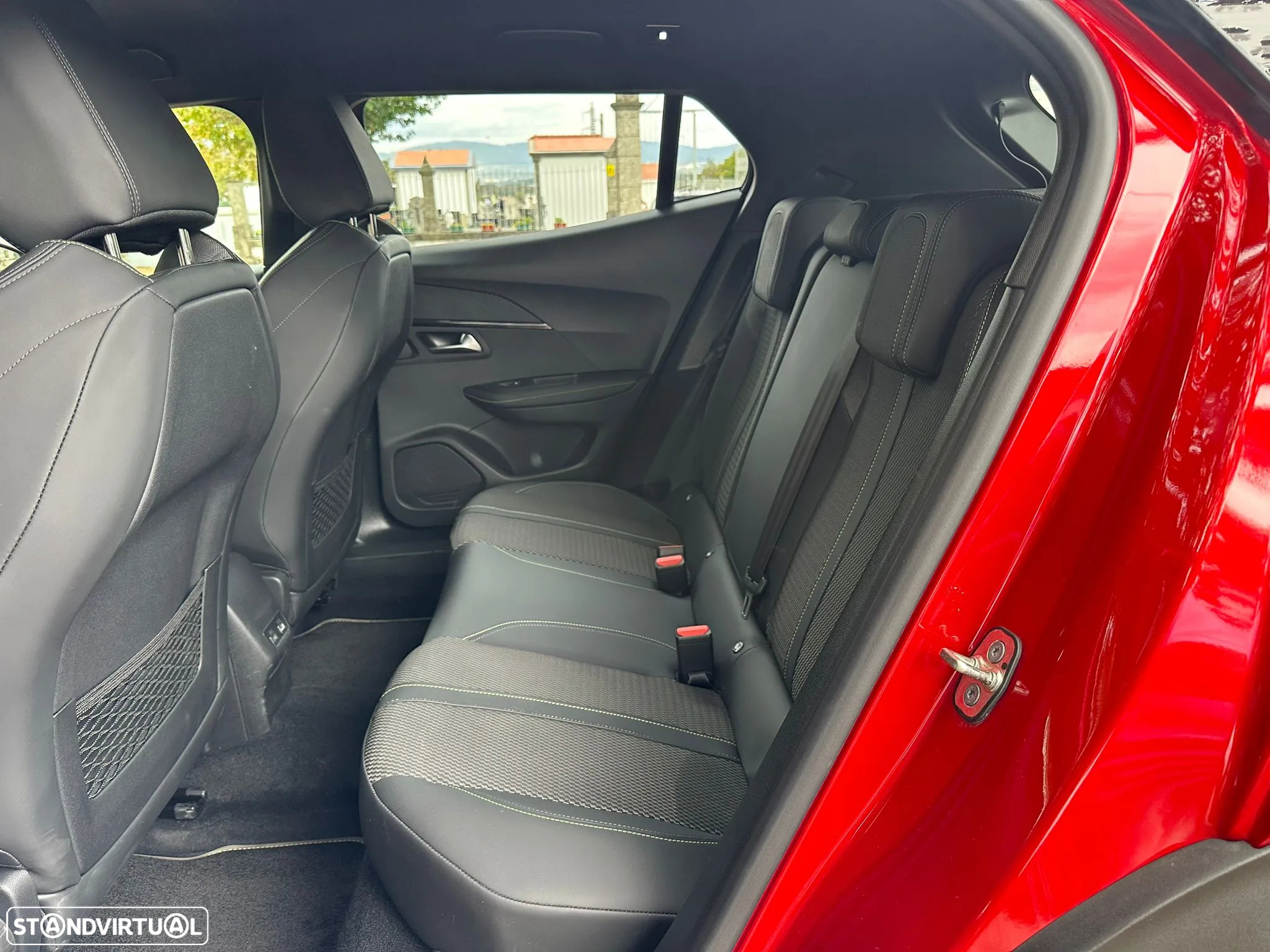 Peugeot 2008 1.2 PureTech GT Pack EAT8 - 23