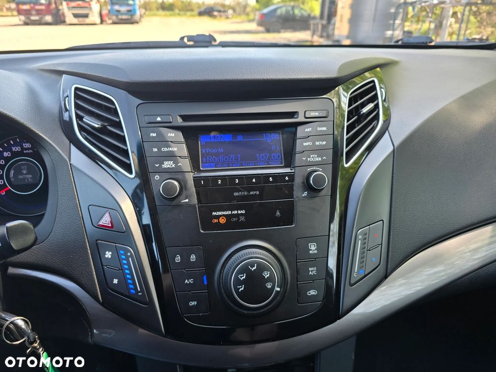 Hyundai i40 Kombi blue 1.7 CRDi Classic - 18