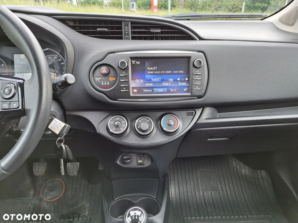 Toyota Yaris - 22