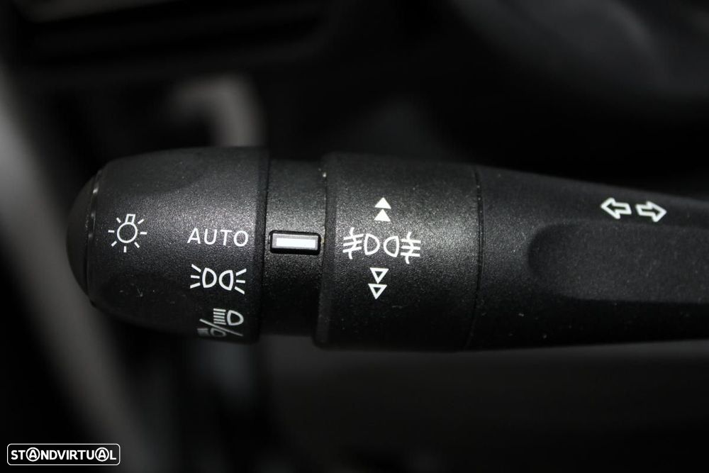 Opel Combo 54kWh Tam M 136cv - 16