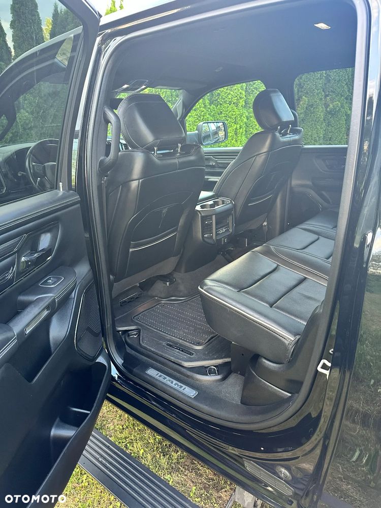 RAM 1500 Crew Cab Shortbed Limited - 25