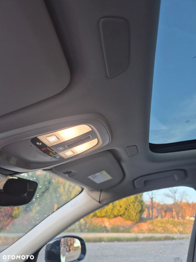 Volvo XC 60 B5 B AWD Plus Dark - 23