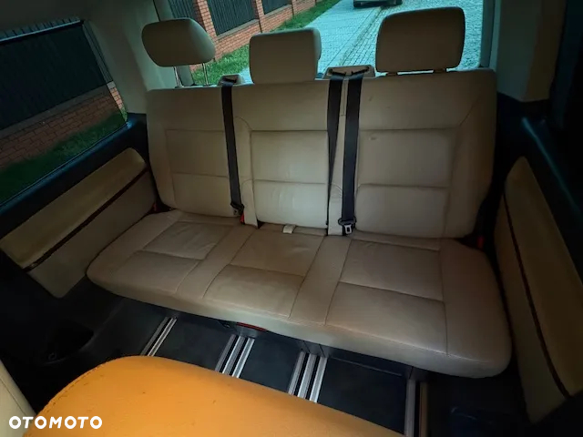 Volkswagen Multivan - 30