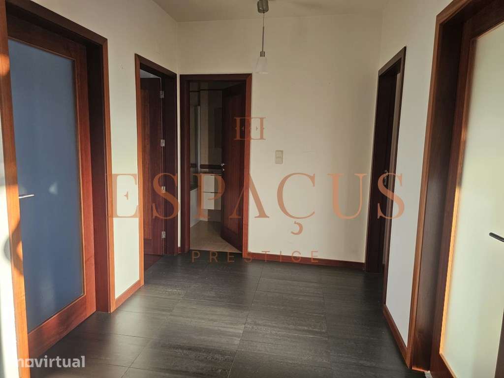 Excelente T2 na Praia do Cabedelo - Espaçoso e Pronto a Habitar - Grande imagem: 3/28