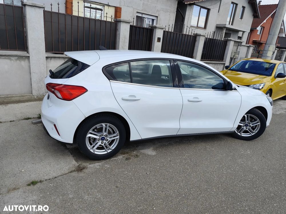 Ford Focus 1.0 EcoBoost Trend Edition - 4