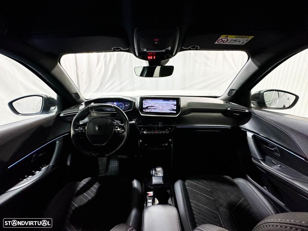 Peugeot e-2008 54 kWh GT - 11