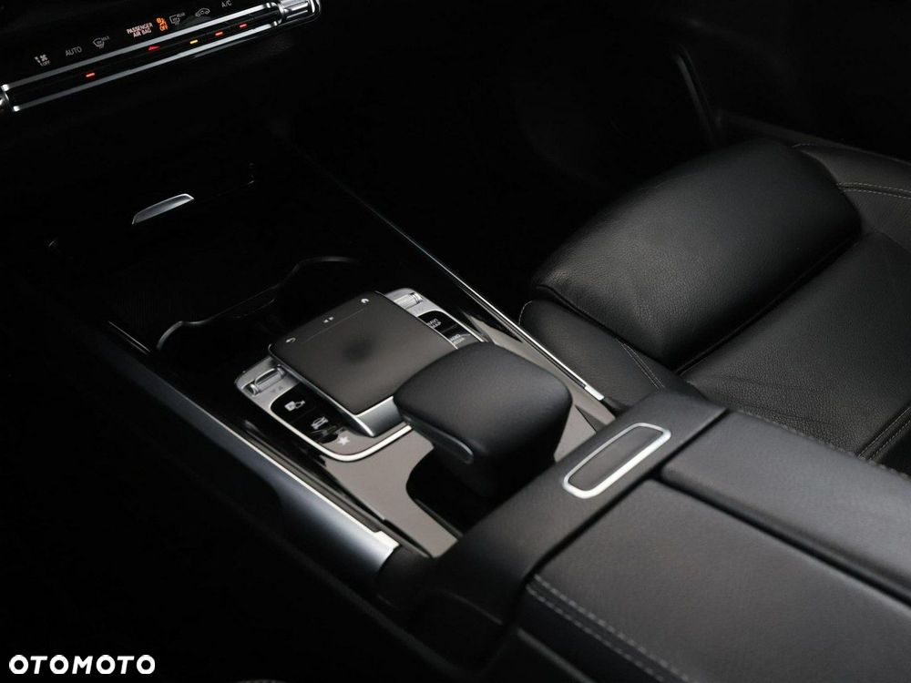 Mercedes-Benz GLB 200 d Progressive 8G-DCT - 30